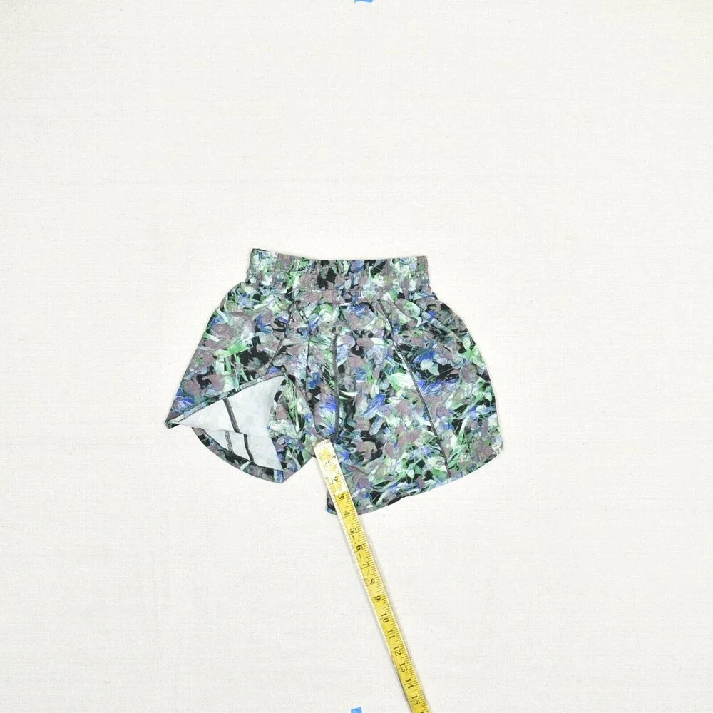 Lululemon Women Sweat Shorts Floral Gym Workout Polyester Multicolor Size 2